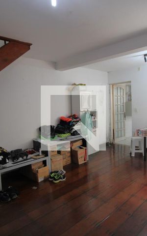 Casa à venda com 115m², 3 quartos e 2 vagasSala