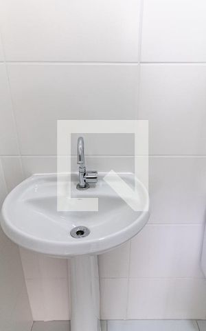Apartamento à venda com 34m², 2 quartos e sem vaga Apartamento à venda com 34m², 2 quartos e sem vagaBanheiro