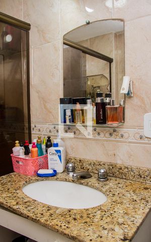 Apartamento para alugar com 58m², 2 quartos e 1 vagaBanheiro Social