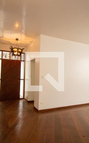 Casa à venda com 544m², 5 quartos e 3 vagas Casa à venda com 544m², 5 quartos e 3 vagasSala 1