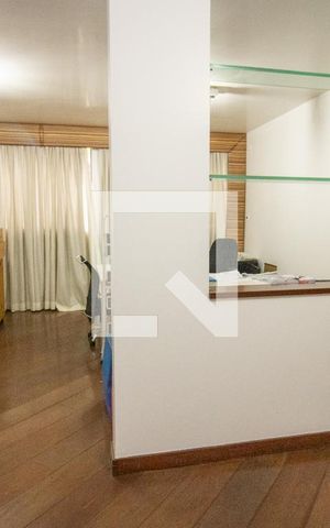 Casa à venda com 544m², 5 quartos e 3 vagas Casa à venda com 544m², 5 quartos e 3 vagasSala 2