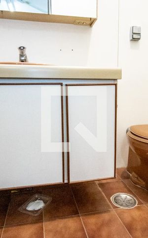 Casa à venda com 544m², 5 quartos e 3 vagas Casa à venda com 544m², 5 quartos e 3 vagasBanheiro 2