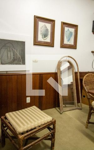 Casa à venda com 544m², 5 quartos e 3 vagas Casa à venda com 544m², 5 quartos e 3 vagasEscritório