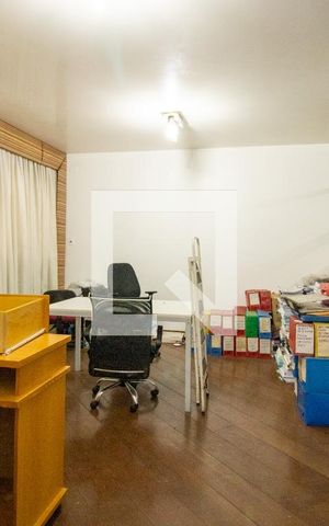 Casa à venda com 544m², 5 quartos e 3 vagas Casa à venda com 544m², 5 quartos e 3 vagasSala 2