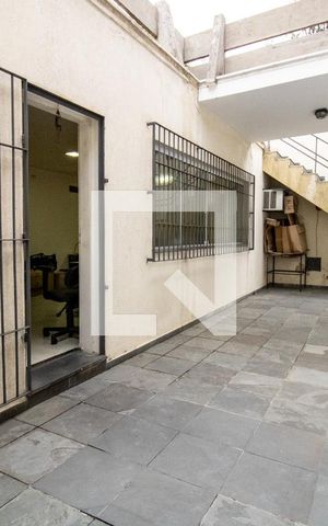 Casa à venda com 544m², 5 quartos e 3 vagas Casa à venda com 544m², 5 quartos e 3 vagasPátio