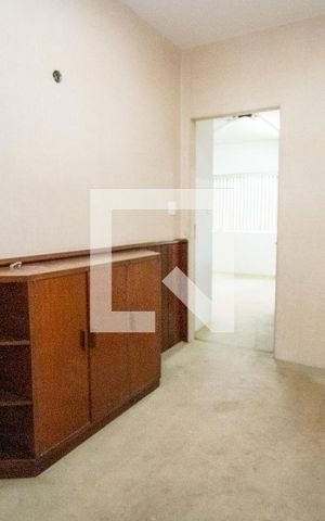 Casa à venda com 544m², 5 quartos e 3 vagas Casa à venda com 544m², 5 quartos e 3 vagasPiso superior - Suíte 1