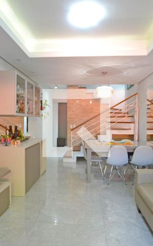 Casa de condomínio para alugar com 117m², 3 quartos e 1 vagaSala