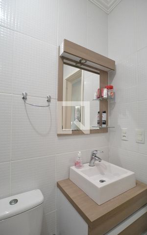 Casa de condomínio para alugar com 117m², 3 quartos e 1 vagaBanheiro Social