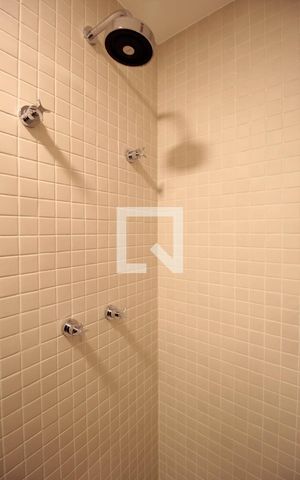 Apartamento para alugar com 66m², 2 quartos e 1 vaga Apartamento para alugar com 66m², 2 quartos e 1 vagaBanheiro
