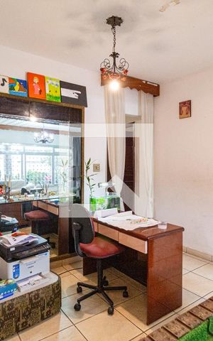 Casa à venda com 500m², 4 quartos e 4 vagasSala