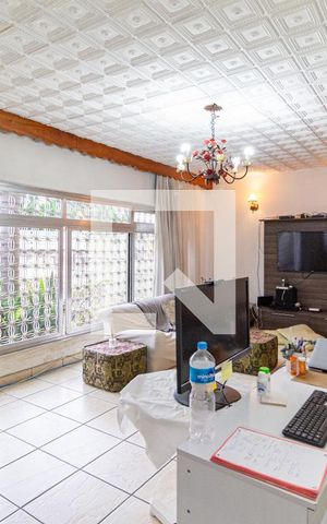 Casa à venda com 500m², 4 quartos e 4 vagasSala