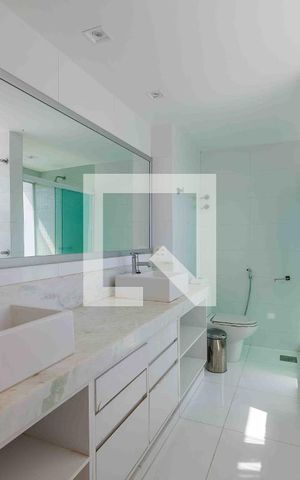 Apartamento à venda com 400m², 4 quartos e 2 vagas Apartamento à venda com 400m², 4 quartos e 2 vagasBanheiro Suíte 1 Cobertura