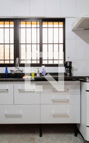 Casa à venda com 235m², 3 quartos e 2 vagas Casa à venda com 235m², 3 quartos e 2 vagasCozinha