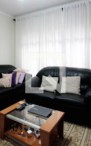 Casa à venda com 235m², 3 quartos e 2 vagas Casa à venda com 235m², 3 quartos e 2 vagasSala