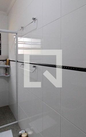 Casa à venda com 235m², 3 quartos e 2 vagas Casa à venda com 235m², 3 quartos e 2 vagasBanheiro da Suíte