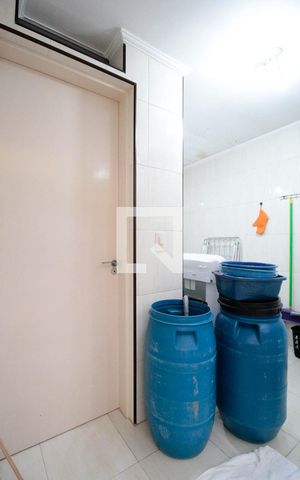 Casa à venda com 235m², 3 quartos e 2 vagas Casa à venda com 235m², 3 quartos e 2 vagasLavanderia