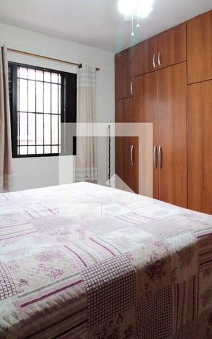 Casa à venda com 235m², 3 quartos e 2 vagas Casa à venda com 235m², 3 quartos e 2 vagasSuíte