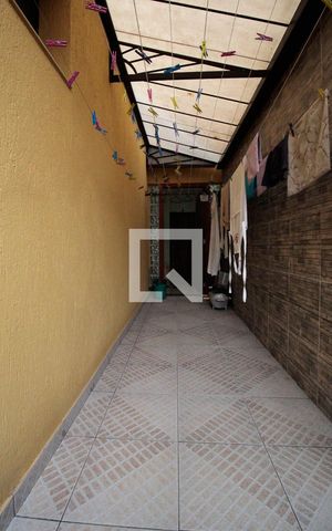 Casa à venda com 235m², 3 quartos e 2 vagas Casa à venda com 235m², 3 quartos e 2 vagasCorredor