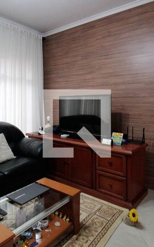 Casa à venda com 235m², 3 quartos e 2 vagas Casa à venda com 235m², 3 quartos e 2 vagasSala