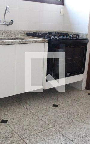 Apartamento à venda com 156m², 2 quartos e 2 vagasCozinha