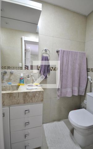 Casa à venda com 240m², 3 quartos e 2 vagasBanheiro da Suíte 1