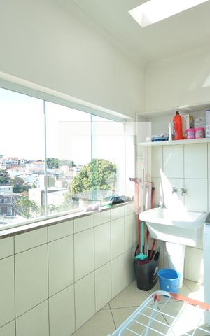 Casa à venda com 240m², 3 quartos e 2 vagasÁrea de Serviço