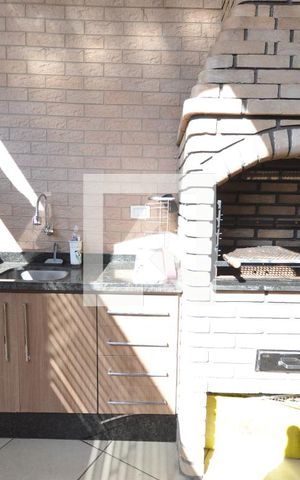 Casa à venda com 240m², 3 quartos e 2 vagasChurrasqueira
