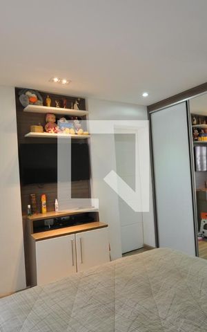 Casa à venda com 240m², 3 quartos e 2 vagasSuíte 1