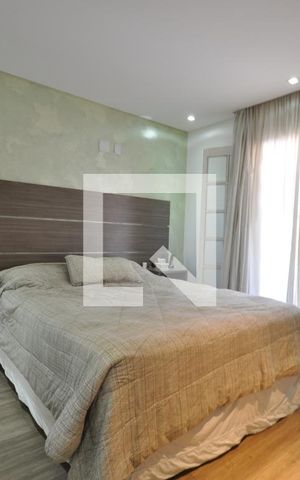 Casa à venda com 240m², 3 quartos e 2 vagasSuíte 1