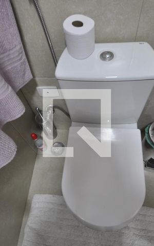 Casa à venda com 240m², 3 quartos e 2 vagasBanheiro da Suíte 1