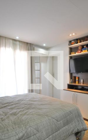 Casa à venda com 240m², 3 quartos e 2 vagasSuíte 1