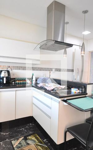Casa à venda com 240m², 3 quartos e 2 vagasCozinha