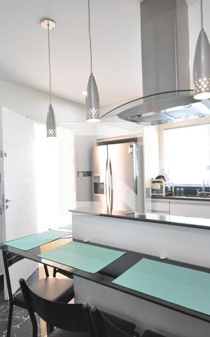 Casa à venda com 240m², 3 quartos e 2 vagasCozinha