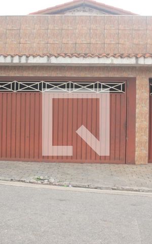 Casa à venda com 140m², 3 quartos e 3 vagasFachada