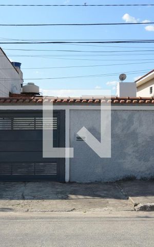 Casa à venda com 333m², 7 quartos e 8 vagasFachada