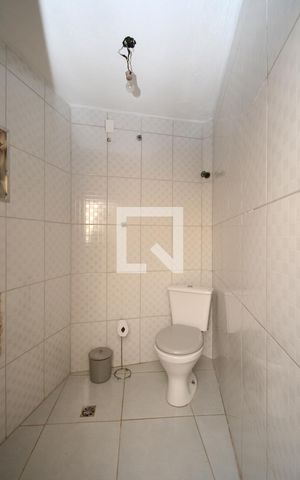 Casa à venda com 333m², 7 quartos e 8 vagasBanheiro de serviço - Casa 3