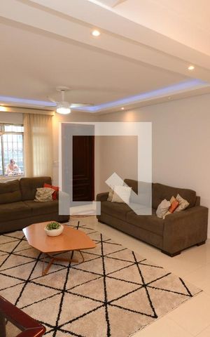 Casa à venda com 333m², 7 quartos e 8 vagasSala - Casa 3