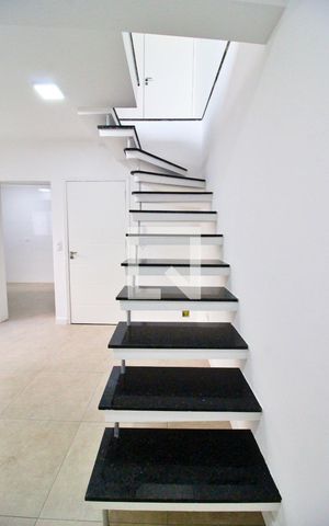 Apartamento à venda com 154m², 3 quartos e 2 vagasEscada
