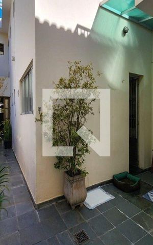 Casa à venda com 230m², 3 quartos e 2 vagas