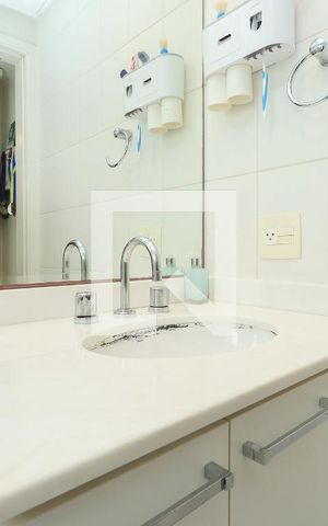 Apartamento à venda com 143m², 3 quartos e 2 vagas Apartamento à venda com 143m², 3 quartos e 2 vagasBanheiro da Suíte 2