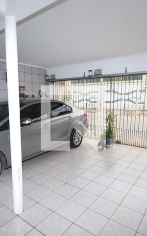 Casa à venda com 210m², 4 quartos e 3 vagas Casa à venda com 210m², 4 quartos e 3 vagasGaragem