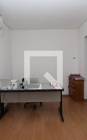 Casa à venda com 210m², 4 quartos e 3 vagas Casa à venda com 210m², 4 quartos e 3 vagasQuarto 4