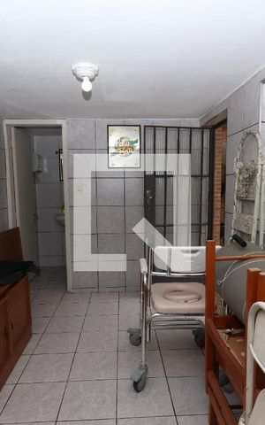 Casa à venda com 210m², 4 quartos e 3 vagas Casa à venda com 210m², 4 quartos e 3 vagasCasa de baixo