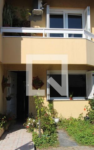 Casa de condomínio à venda com 118m², 2 quartos e 1 vagaFachada