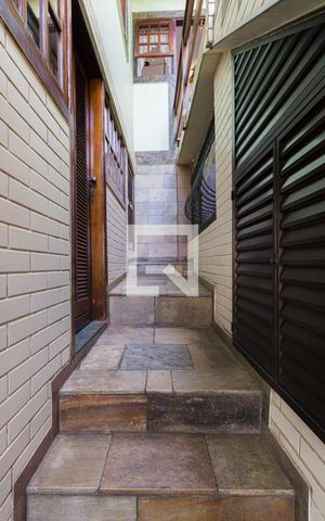 Casa de condomínio à venda com 391m², 3 quartos e 2 vagas Casa de condomínio à venda com 391m², 3 quartos e 2 vagasAcesso