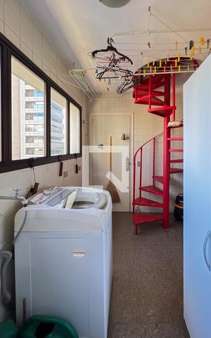 Apartamento à venda com 450m², 4 quartos e 6 vagasÁrea de Serviço