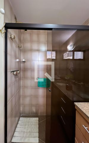 Apartamento à venda com 450m², 4 quartos e 6 vagasBanheiro da Suíte 1
