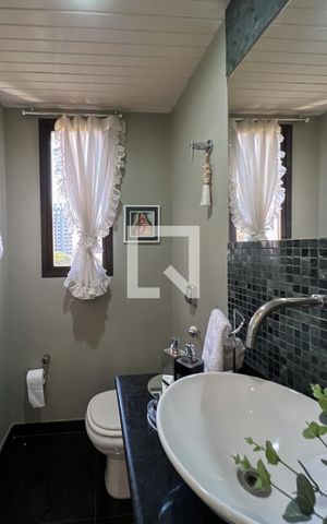 Apartamento à venda com 450m², 4 quartos e 6 vagasLavabo