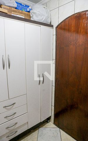 Casa à venda com 250m², 2 quartos e 8 vagas Casa à venda com 250m², 2 quartos e 8 vagasBanheiro