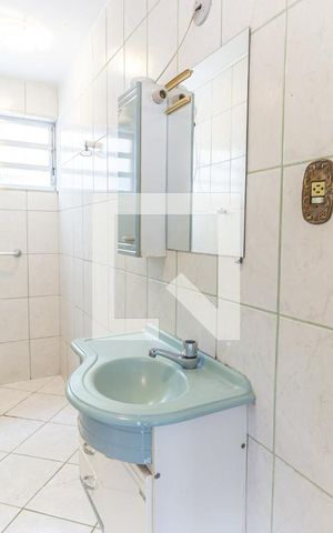 Apartamento à venda com 80m², 2 quartos e 1 vaga Apartamento à venda com 80m², 2 quartos e 1 vagaBanheiro